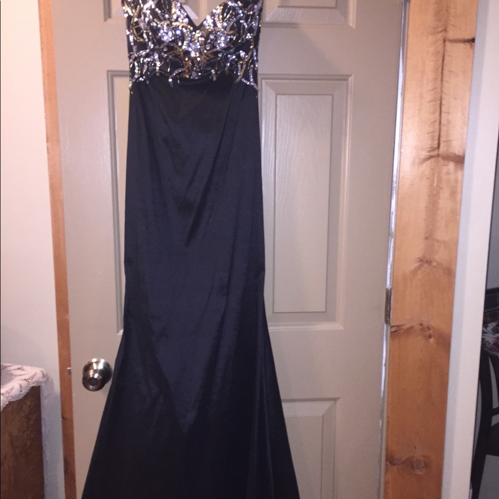 Black Prom Dress - Picture 4 of 4